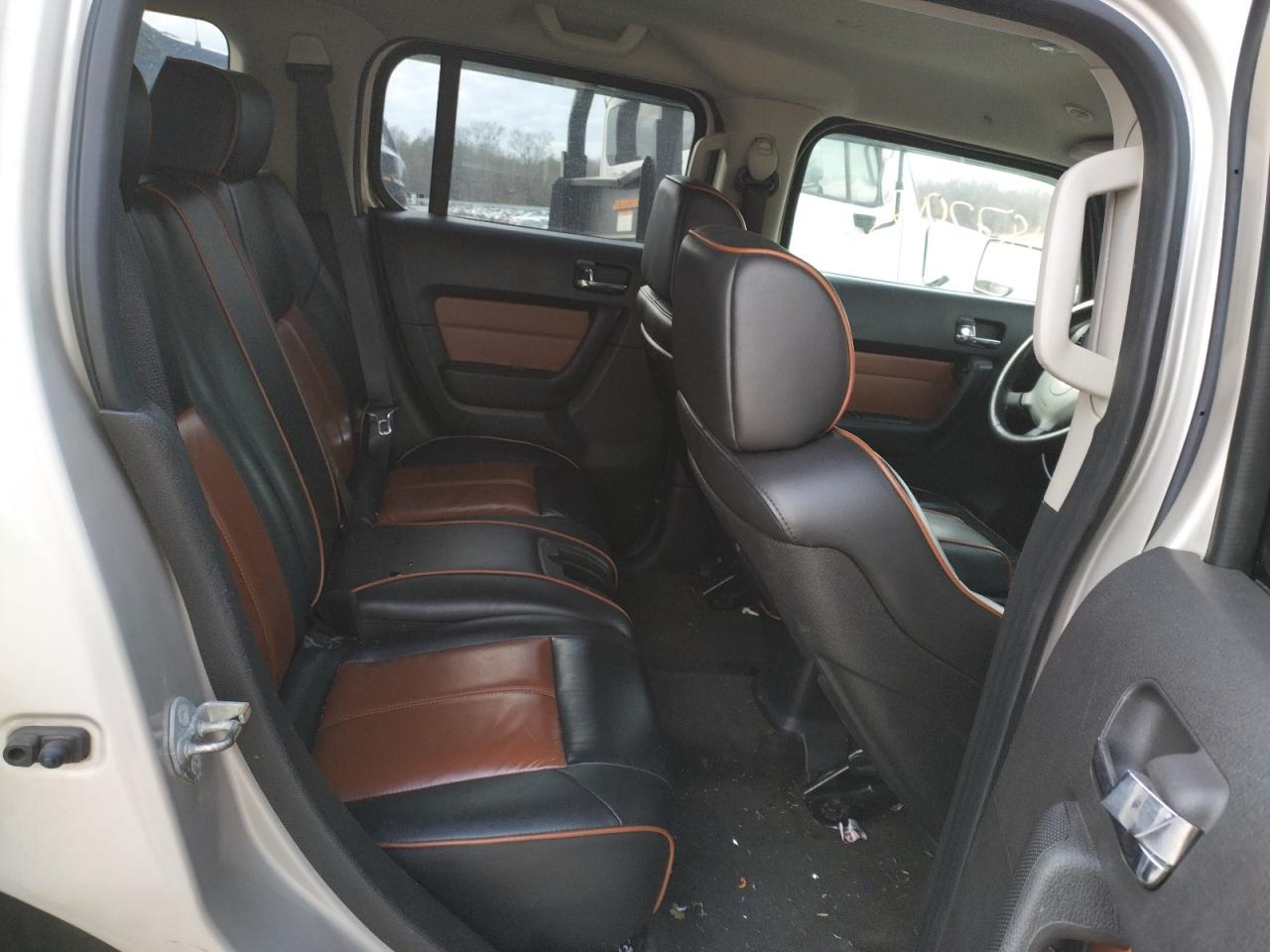 Photo 6 from auction – 2006 HUMMER H3 with VIN 5GTDN136168197899