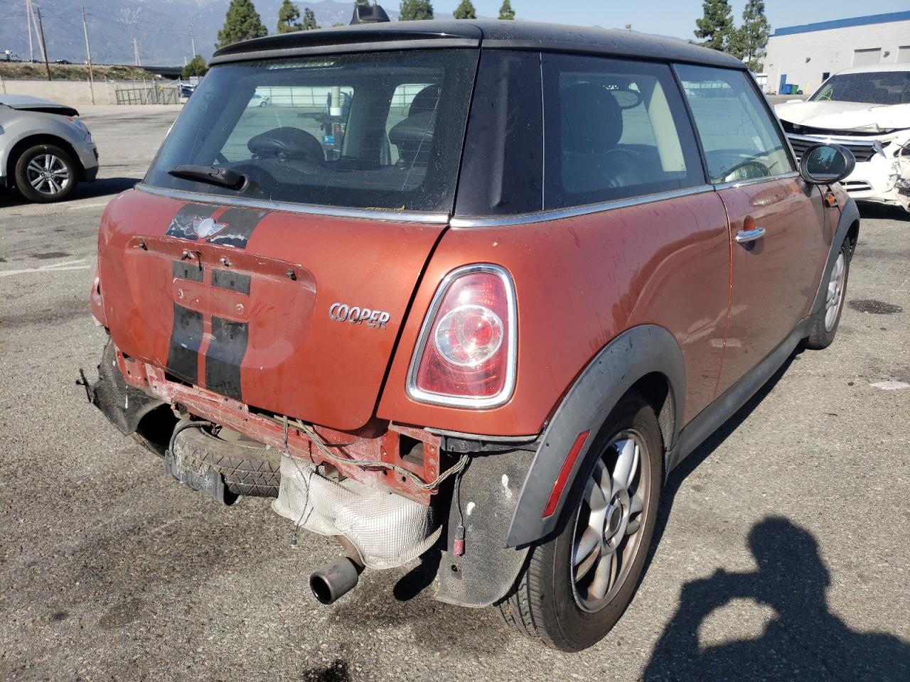 Photo 4 from auction – 2011 MINI COOPER with VIN WMWSU3C50BT096488