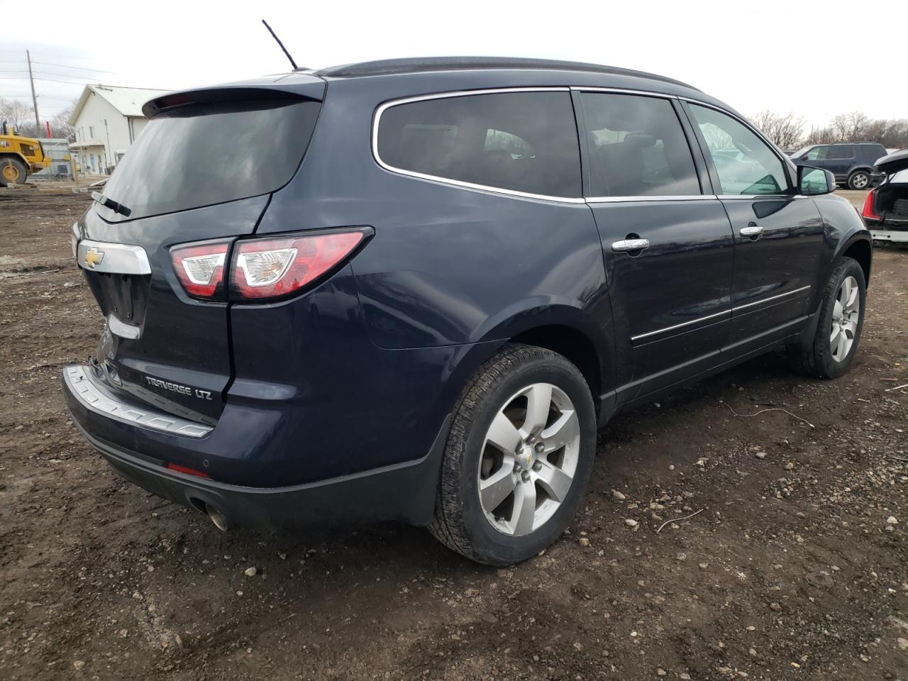 Photo 4 from auction – 2015 CHEVROLET TRAVERSE L with VIN 1GNKRJKD4FJ166293