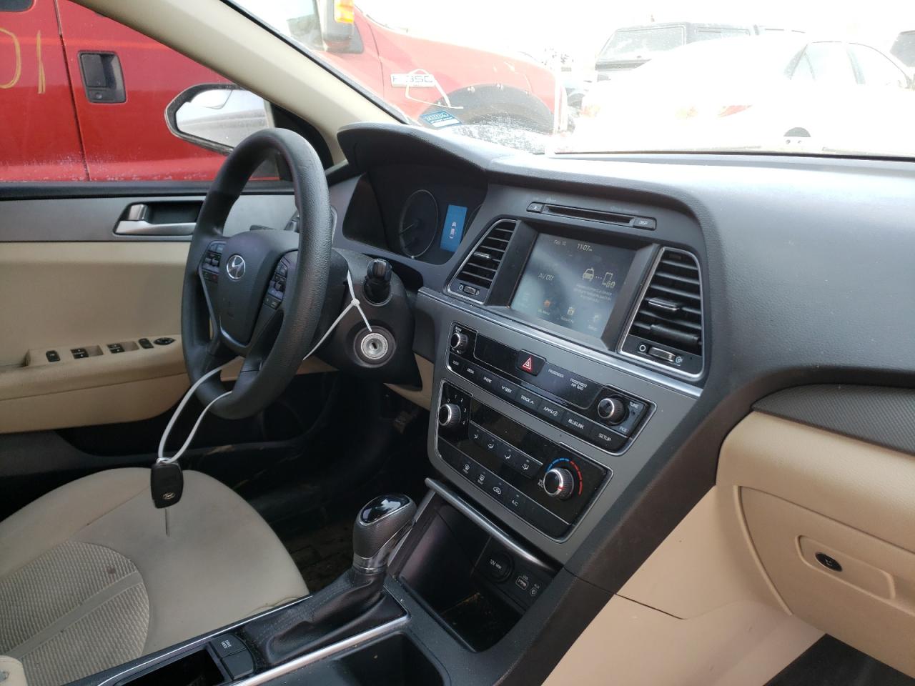 Photo 9 from auction – 2016 HYUNDAI SONATA SE with VIN 5NPE24AF6GH319930