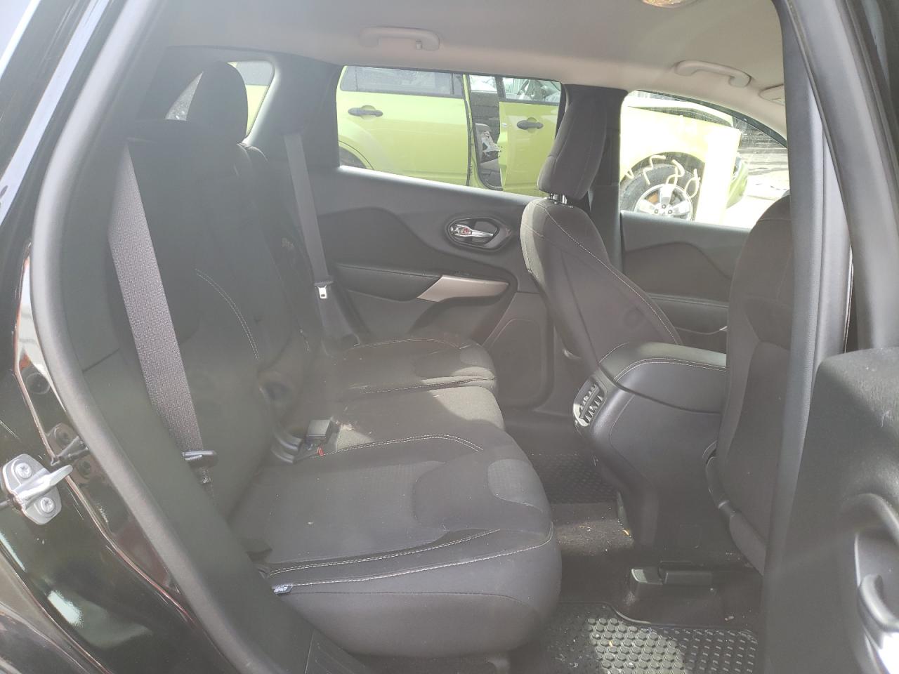Photo 6 from auction – 2017 JEEP CHEROKEE L with VIN 1C4PJMCS2HW666771