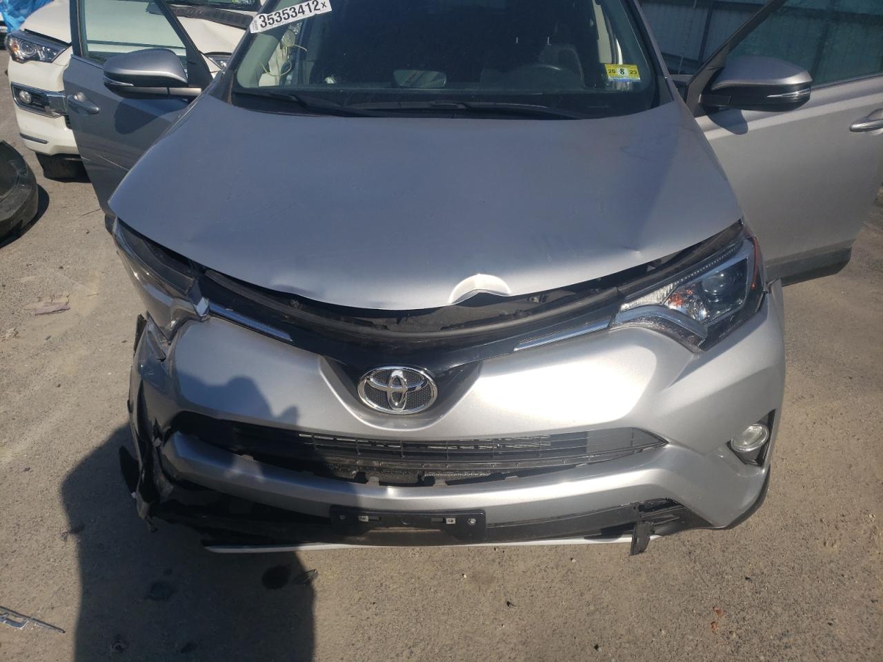 Photo 7 from auction – 2016 TOYOTA RAV4 XLE with VIN 2T3RFREV5GW522112