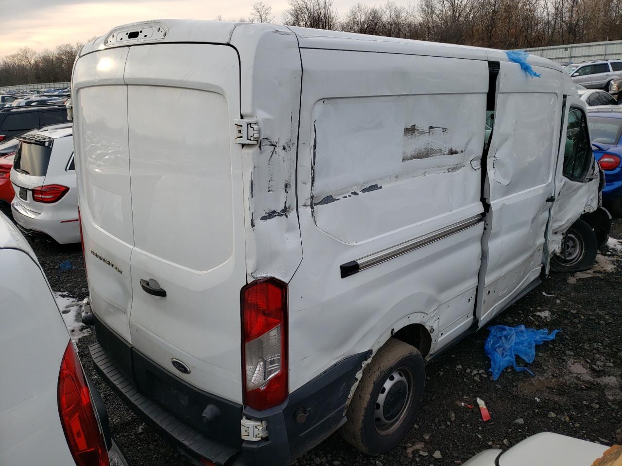 Photo 4 from auction – 2018 FORD TRANSIT T- with VIN 1FTYR2CM9JKB49158