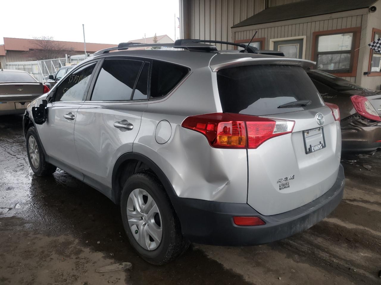 Photo 3 from auction – 2015 TOYOTA RAV4 LE with VIN JTMBFREV1FJ045936