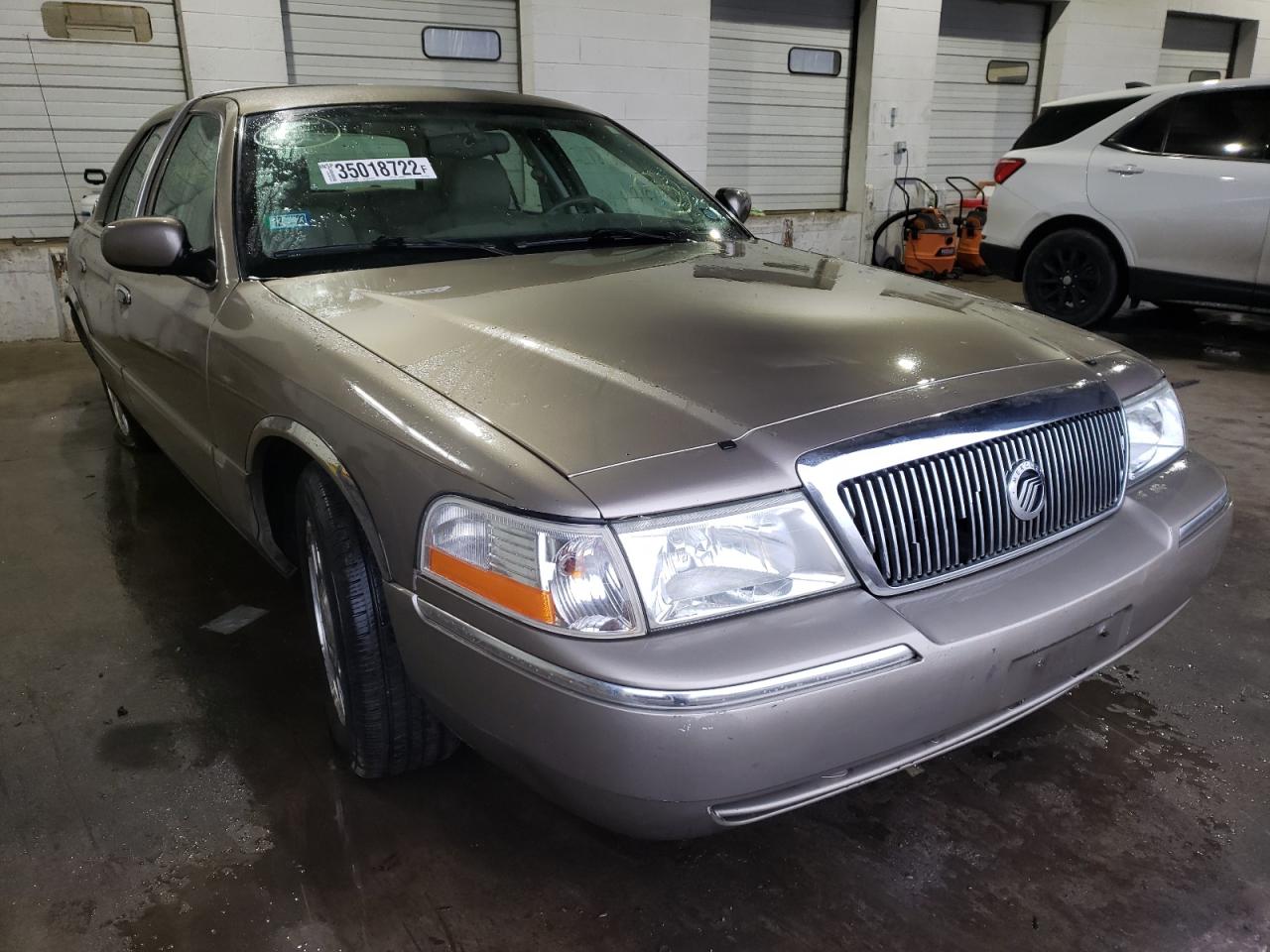 Photo 1 from auction – 2005 MERCURY GRAND MARQ with VIN 2MEFM75W25X662996