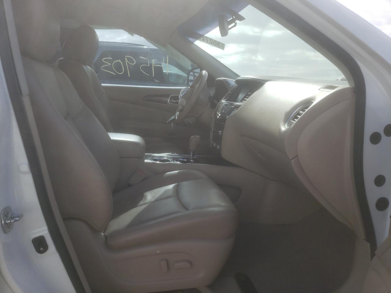 Photo 5 from auction – 2014 NISSAN PATHFINDER with VIN 5N1AR2MN4EC646834