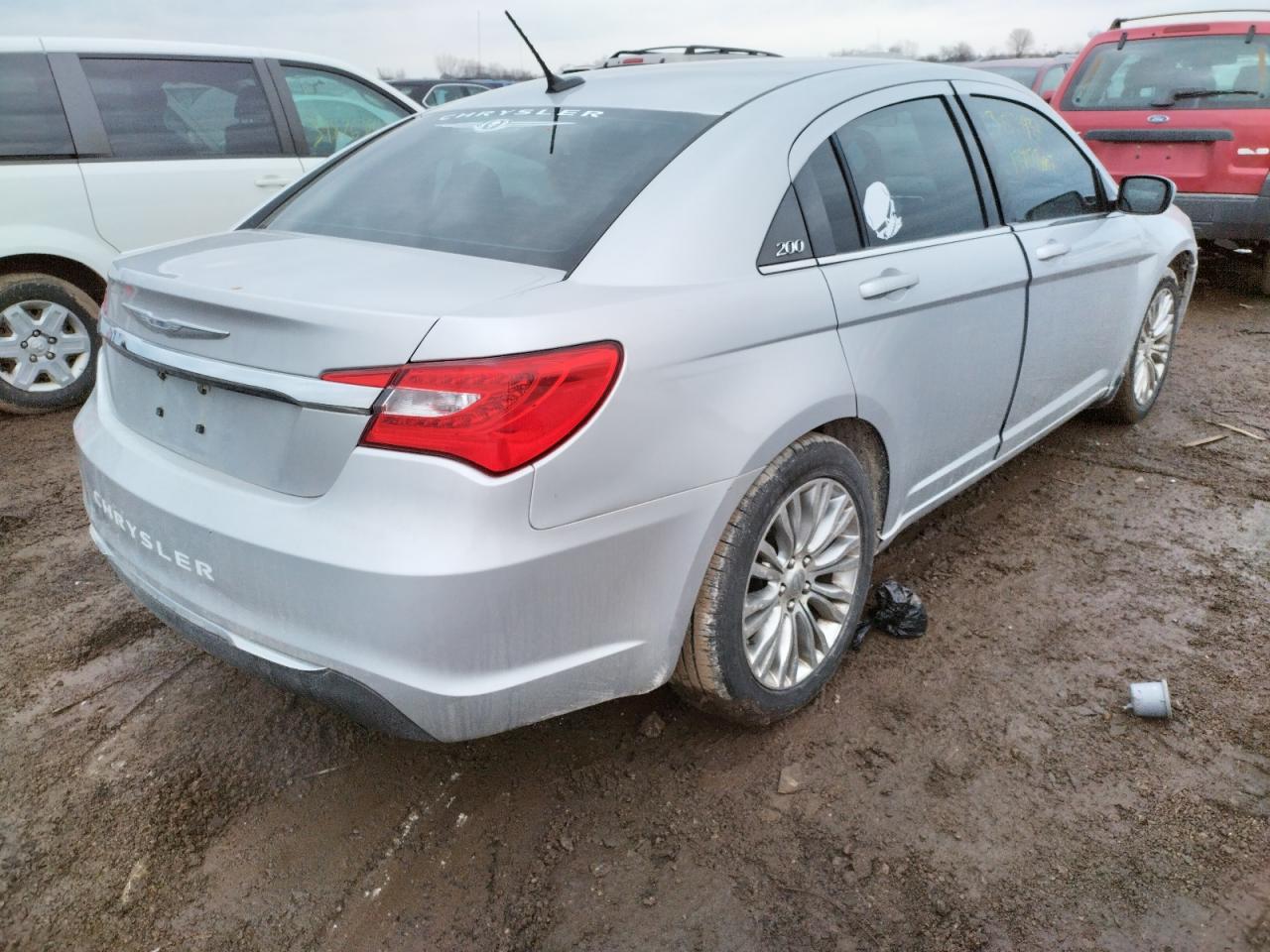 Photo 4 from auction – 2012 CHRYSLER 200 LX with VIN 1C3CCBABXCN100764