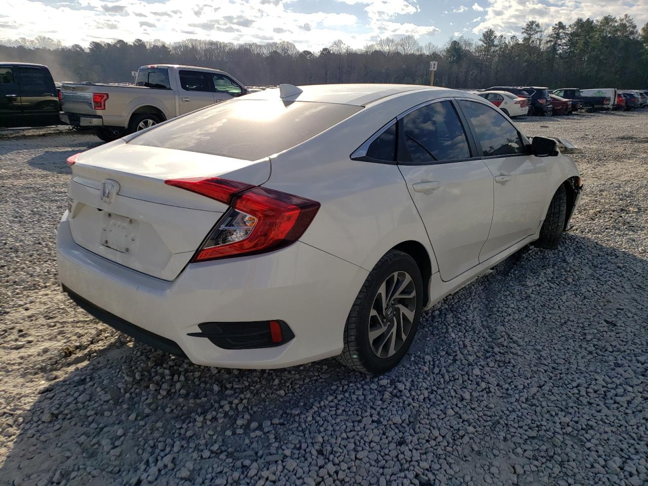 Photo 4 from auction – 2017 HONDA CIVIC EX with VIN 19XFC2F75HE003173