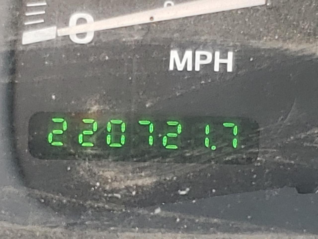 Photo 8 from auction – 2001 LINCOLN NAVIGATOR with VIN 5LMFU28R81LJ10588
