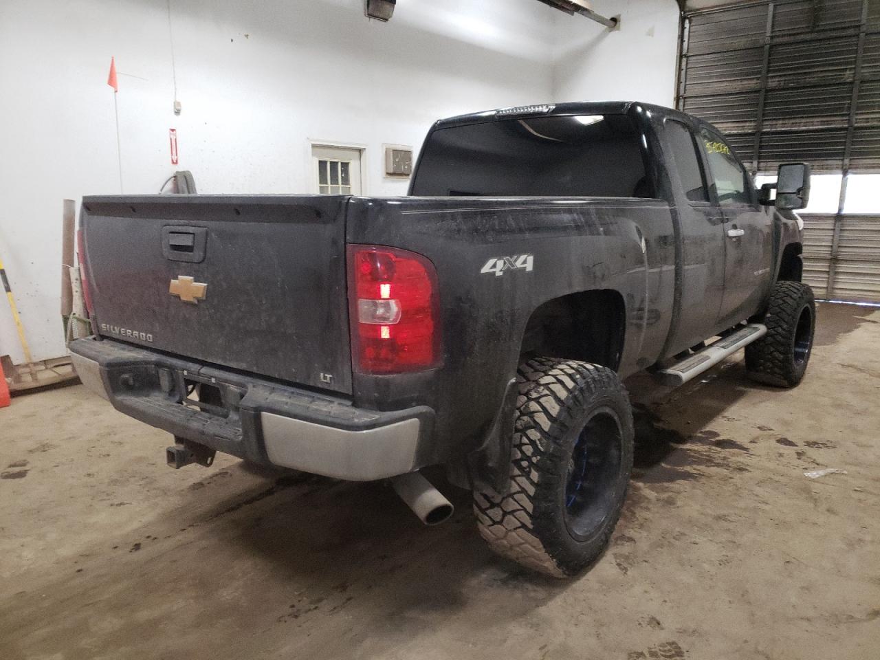 Photo 4 from auction – 2010 CHEVROLET SILVERADO with VIN 1GCSKSE34AZ117336