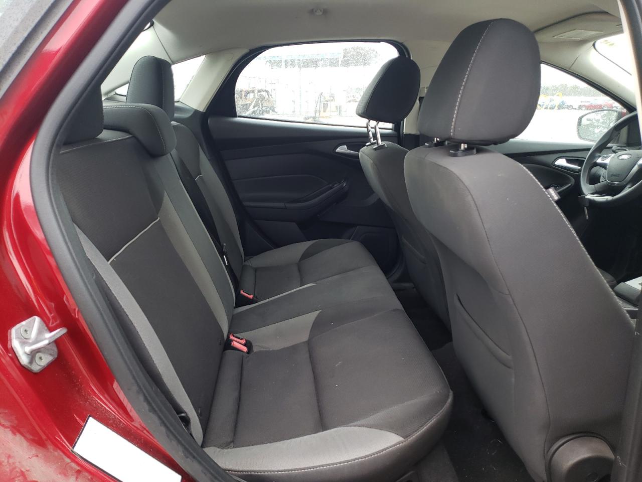 Photo 6 from auction – 2014 FORD FOCUS SE with VIN 1FADP3F28EL278714