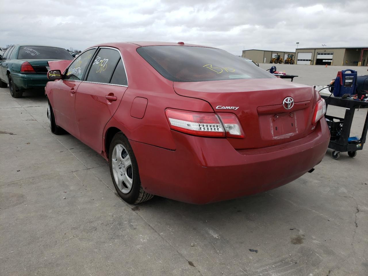 Photo 3 from auction – 2011 TOYOTA CAMRY BASE with VIN 4T1BF3EK5BU639095