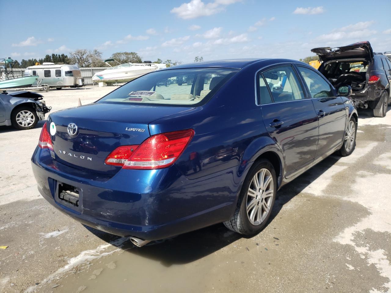 Photo 4 from auction – 2005 TOYOTA AVALON XL with VIN 4T1BK36B95U045642