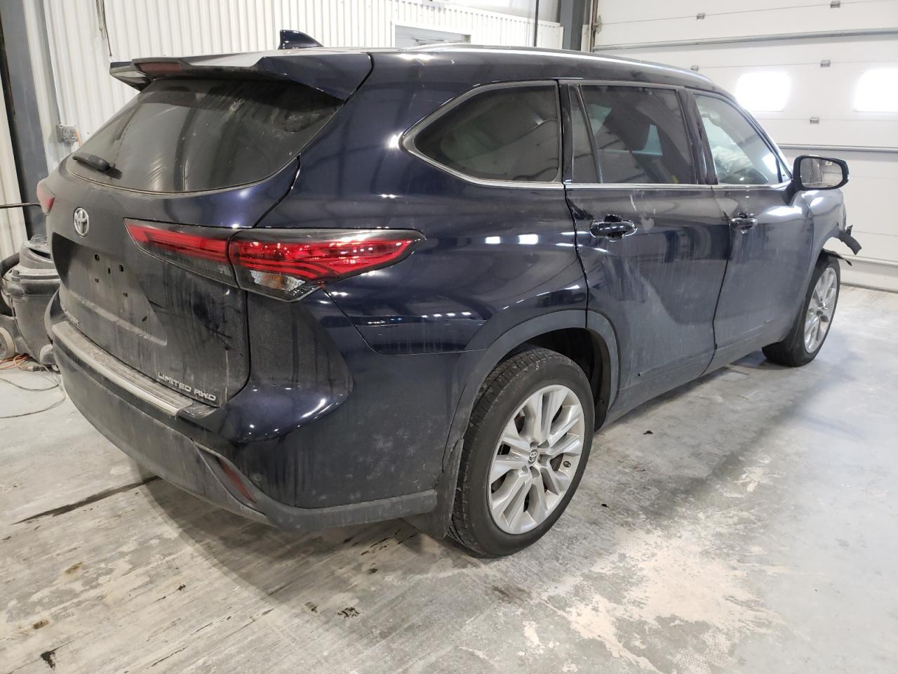 Photo 4 from auction – 2020 TOYOTA HIGHLANDER with VIN 5TDDZRBH9LS039878