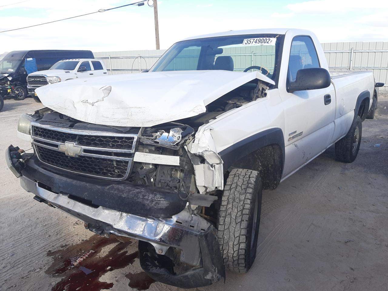 Photo 2 from auction – 2006 CHEVROLET SILVERADO with VIN 1GCHC24D56E222581