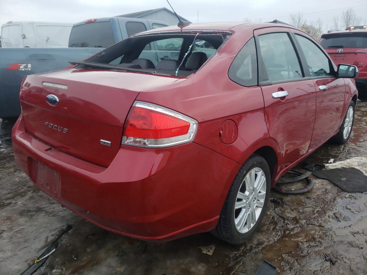 Photo 4 from auction – 2011 FORD FOCUS SEL with VIN 1FAHP3HN4BW147380