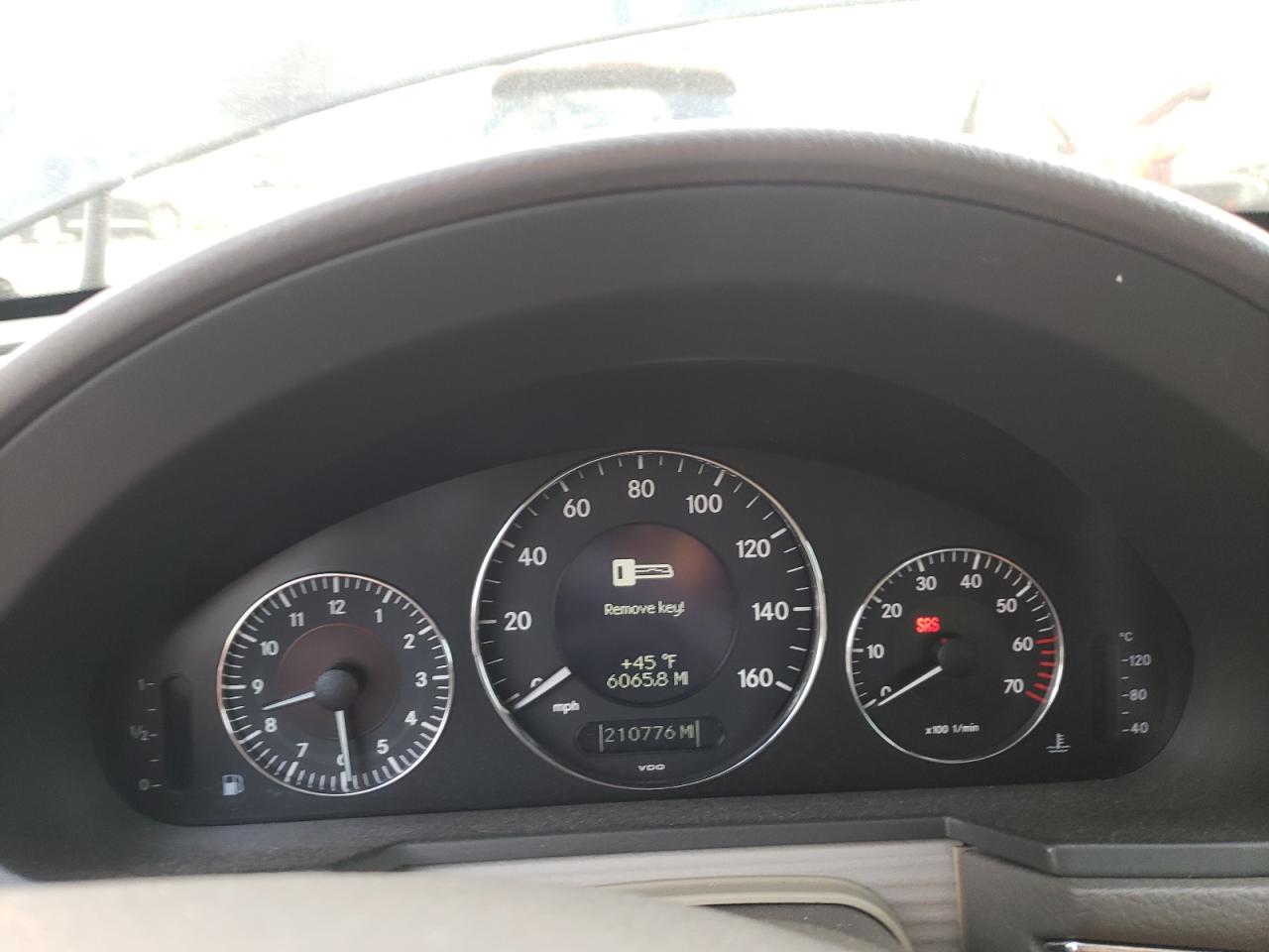 Photo 8 from auction – 2003 MERCEDES-BENZ E 320 with VIN WDBUF65JX3A332545