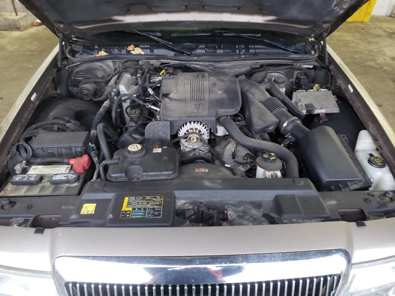 Photo 7 from auction – 2005 MERCURY GRAND MARQ with VIN 2MEFM75W25X662996