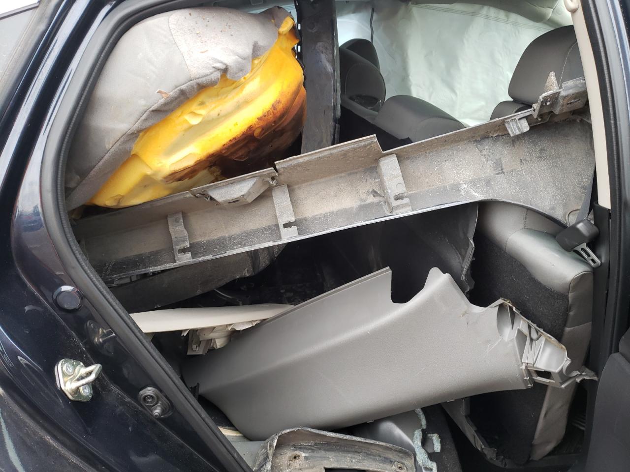 Photo 6 from auction – 2016 HONDA CIVIC LX with VIN 19XFC2F52GE061822