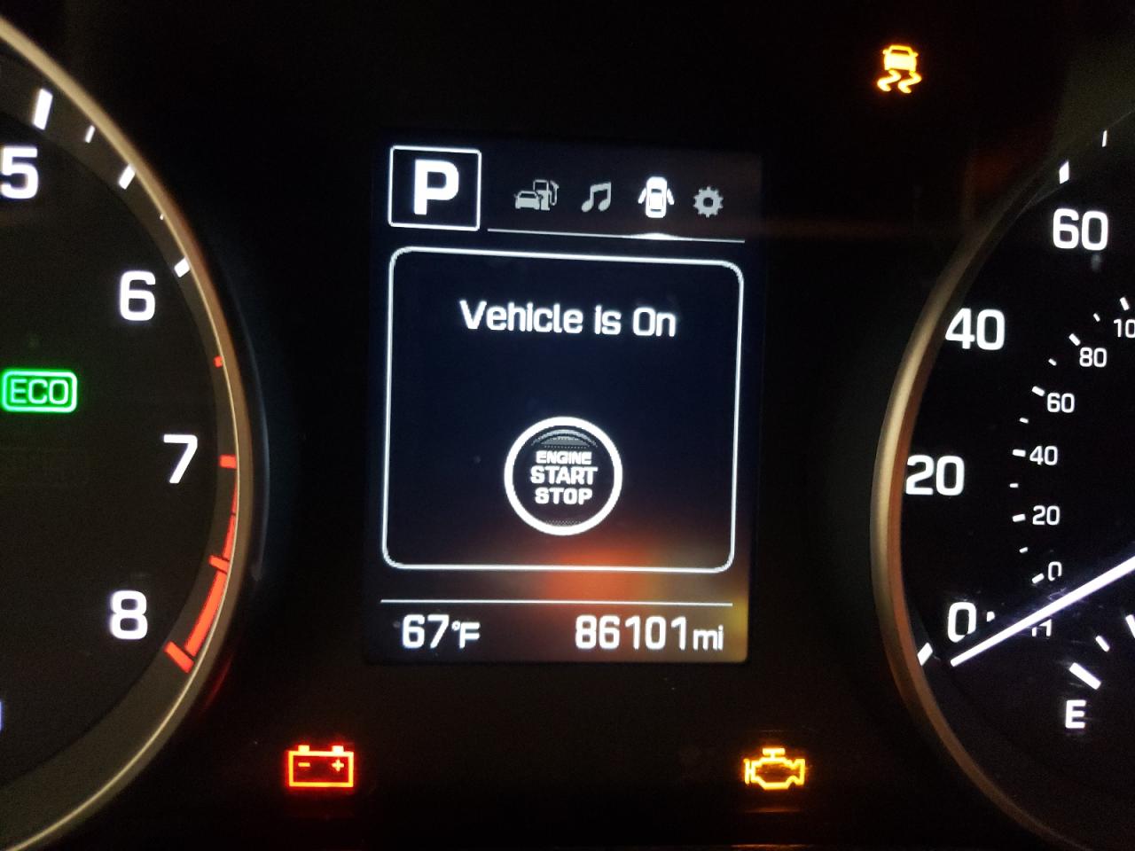 Photo 8 from auction – 2017 HYUNDAI ELANTRA EC with VIN 5NPD94LA6HH124856