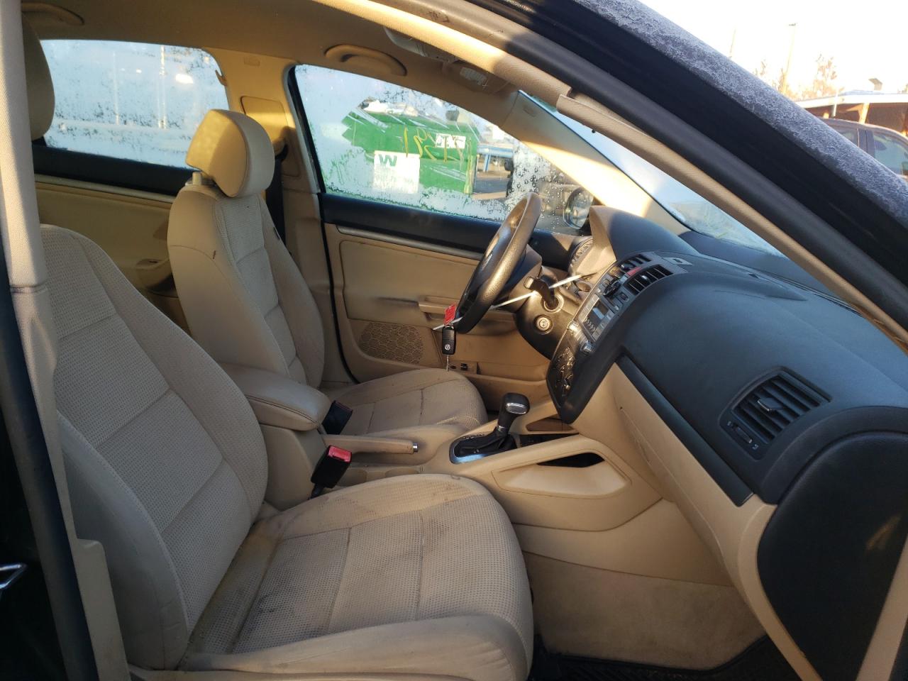 Photo 5 from auction – 2009 VOLKSWAGEN JETTA S with VIN 3VWJM71K29M168747