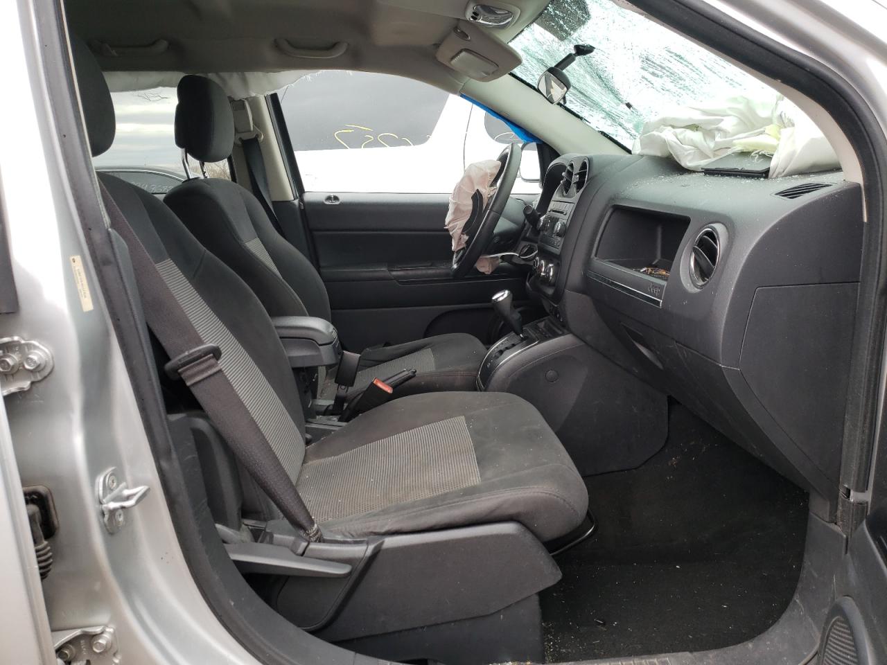 Photo 5 from auction – 2011 JEEP COMPASS SP with VIN 1J4NF1FB1BD211040