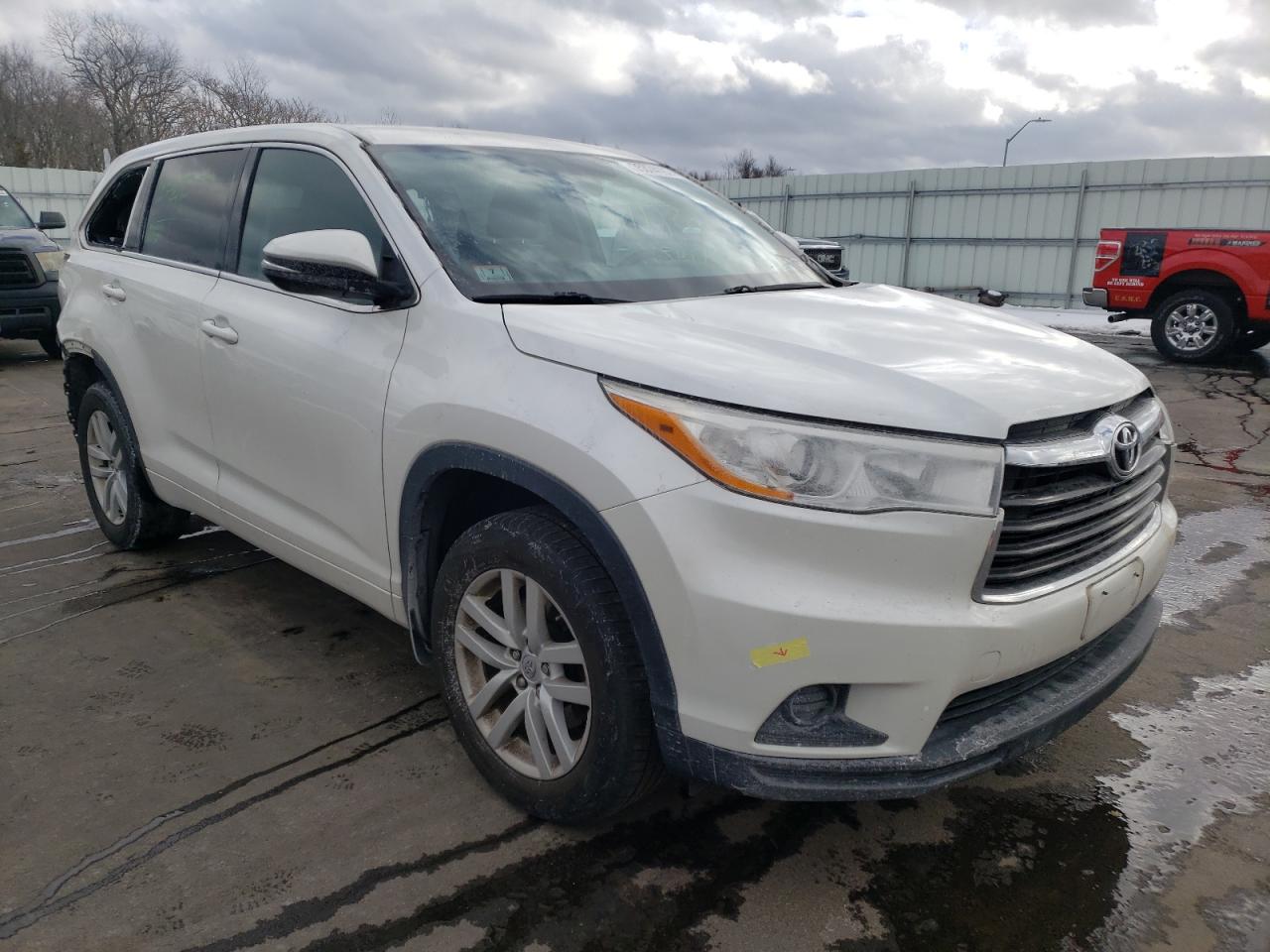 TOYOTA HIGHLANDER 2014 with VIN 5TDBKRFH6ES009200 - Photo from auction