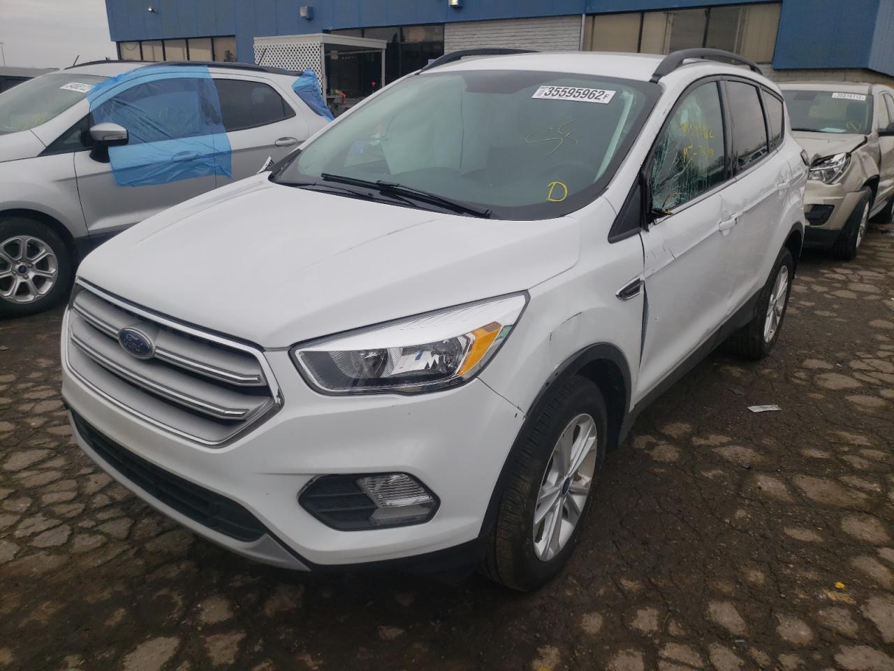 Photo 2 from auction – 2018 FORD ESCAPE SE with VIN 1FMCU9G98JUC63384