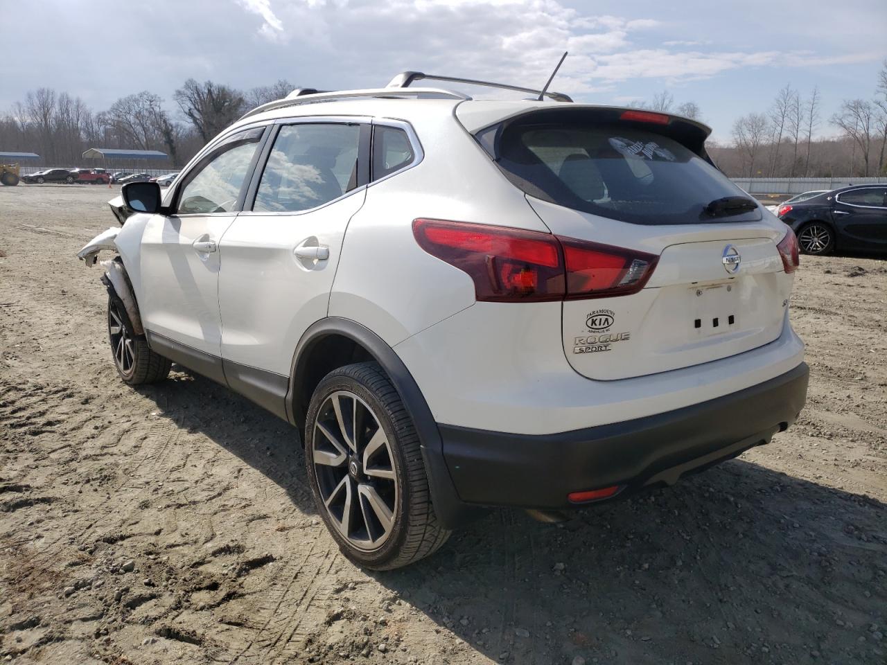 Photo 3 from auction – 2017 NISSAN ROGUE with VIN JN1BJ1CP9HW014608