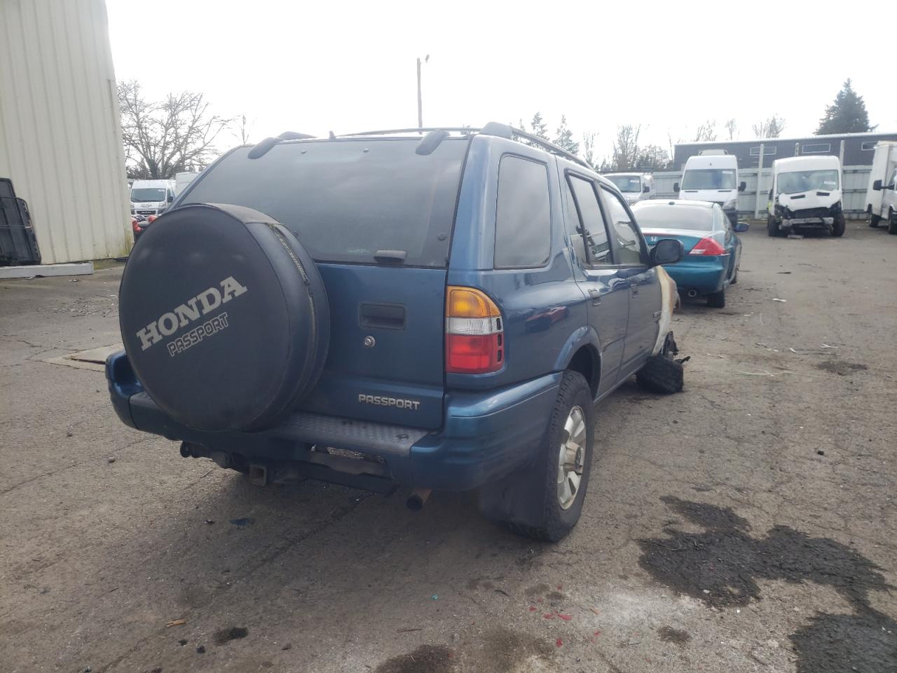 Photo 4 from auction – 2000 HONDA PASSPORT E with VIN 4S6DM58W6Y4403547