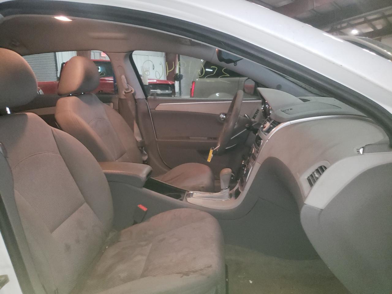 Photo 5 from auction – 2011 CHEVROLET MALIBU LS with VIN 1G1ZB5E19BF304906
