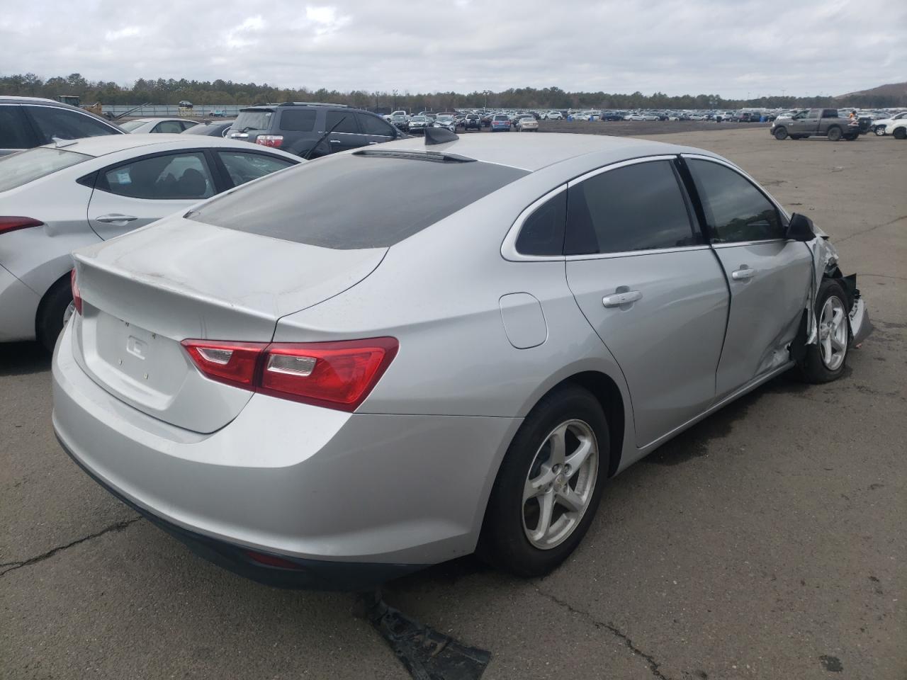 Photo 4 from auction – 2017 CHEVROLET MALIBUE with VIN 1G1ZB5ST2HF154586