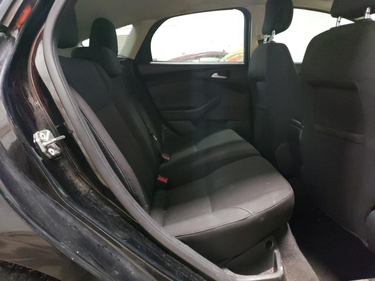 Photo 6 from auction – 2016 FORD FOCUS SE with VIN 1FADP3K28GL282187