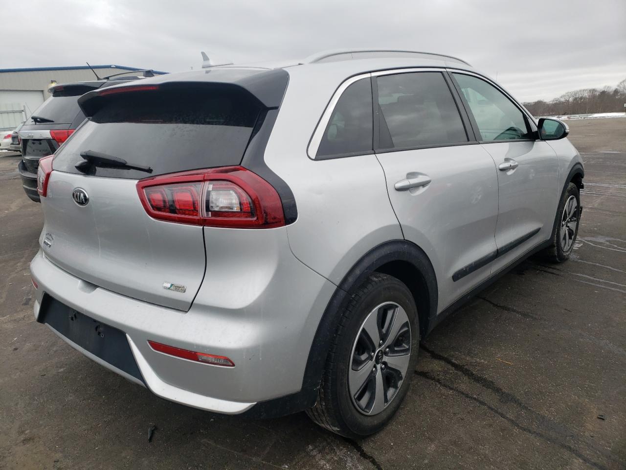 Photo 4 from auction – 2017 KIA NIRO EX with VIN KNDCC3LC9H5049966
