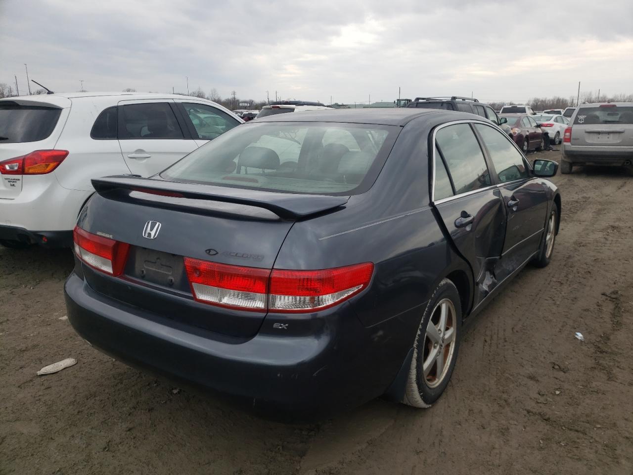 Photo 4 from auction – 2003 HONDA ACCORD with VIN JHMCM56763C057307