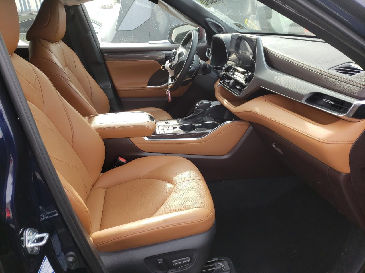 Photo 5 from auction – 2021 TOYOTA HIGHLANDER with VIN 5TDEBRCH8MS050976