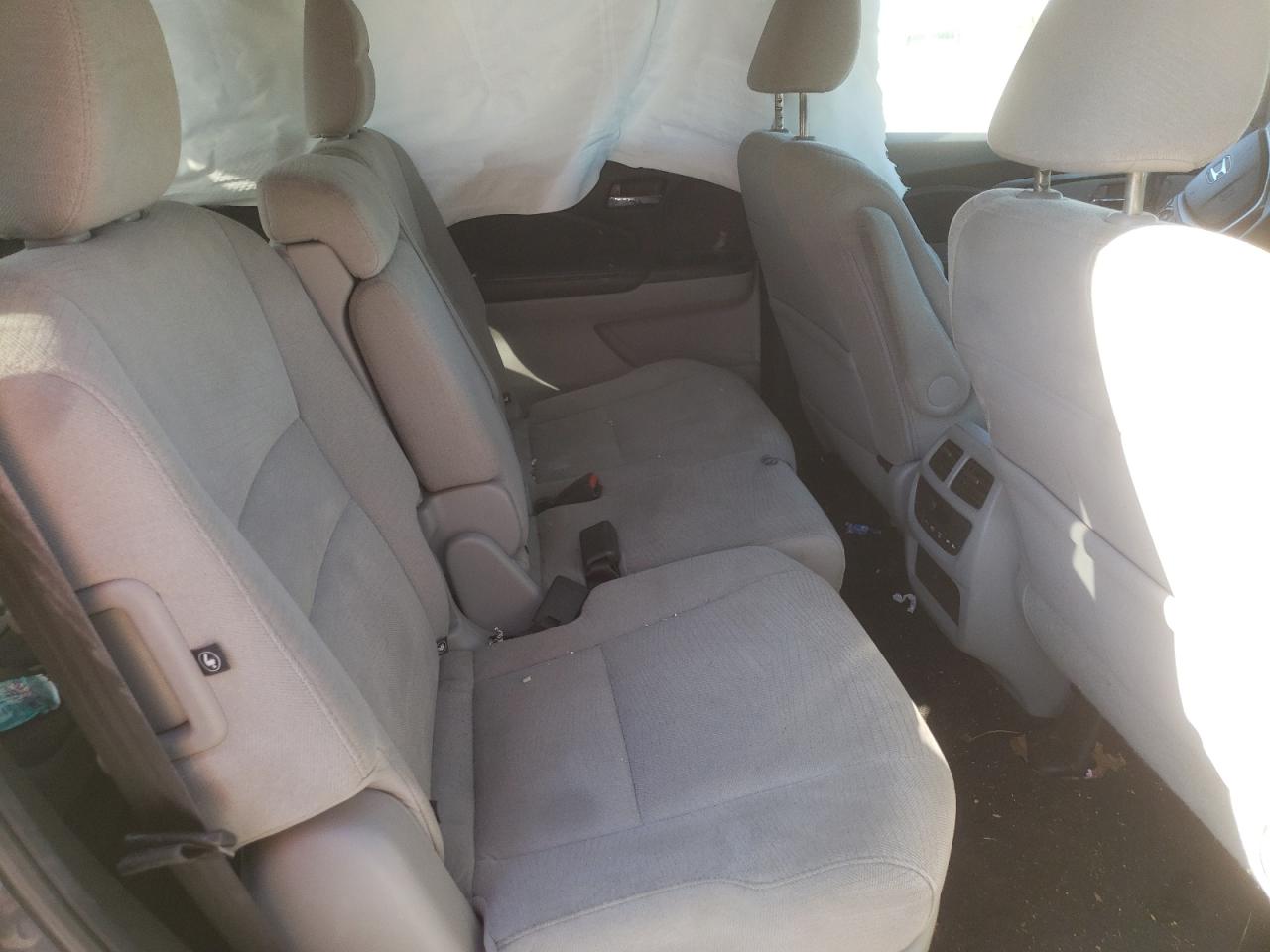 Photo 6 from auction – 2016 HONDA PILOT EX with VIN 5FNYF6H30GB055644
