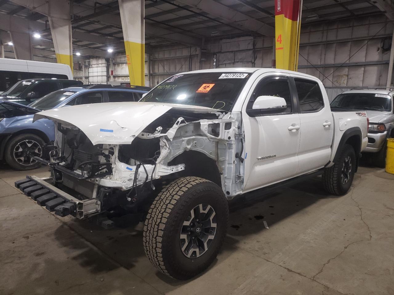 Photo 2 from auction – 2017 TOYOTA TACOMA DOU with VIN 3TMCZ5AN9HM087903