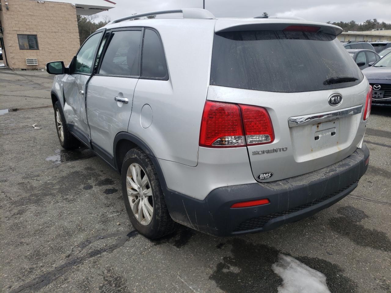 Photo 3 from auction – 2011 KIA SORENTO EX with VIN 5XYKUCA11BG058170