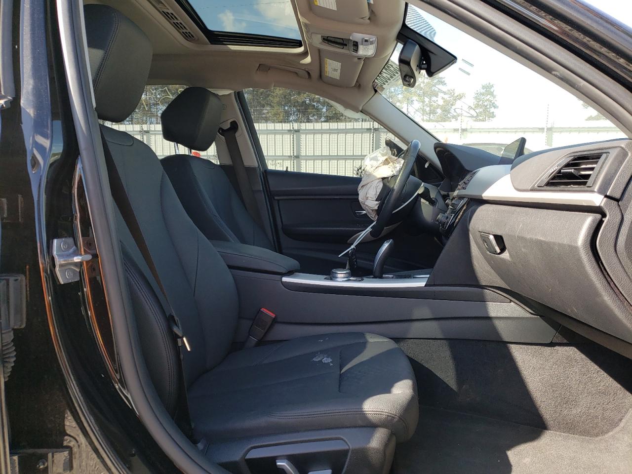 Photo 5 from auction – 2018 BMW 320 XI with VIN WBA8E5G53JNU46678