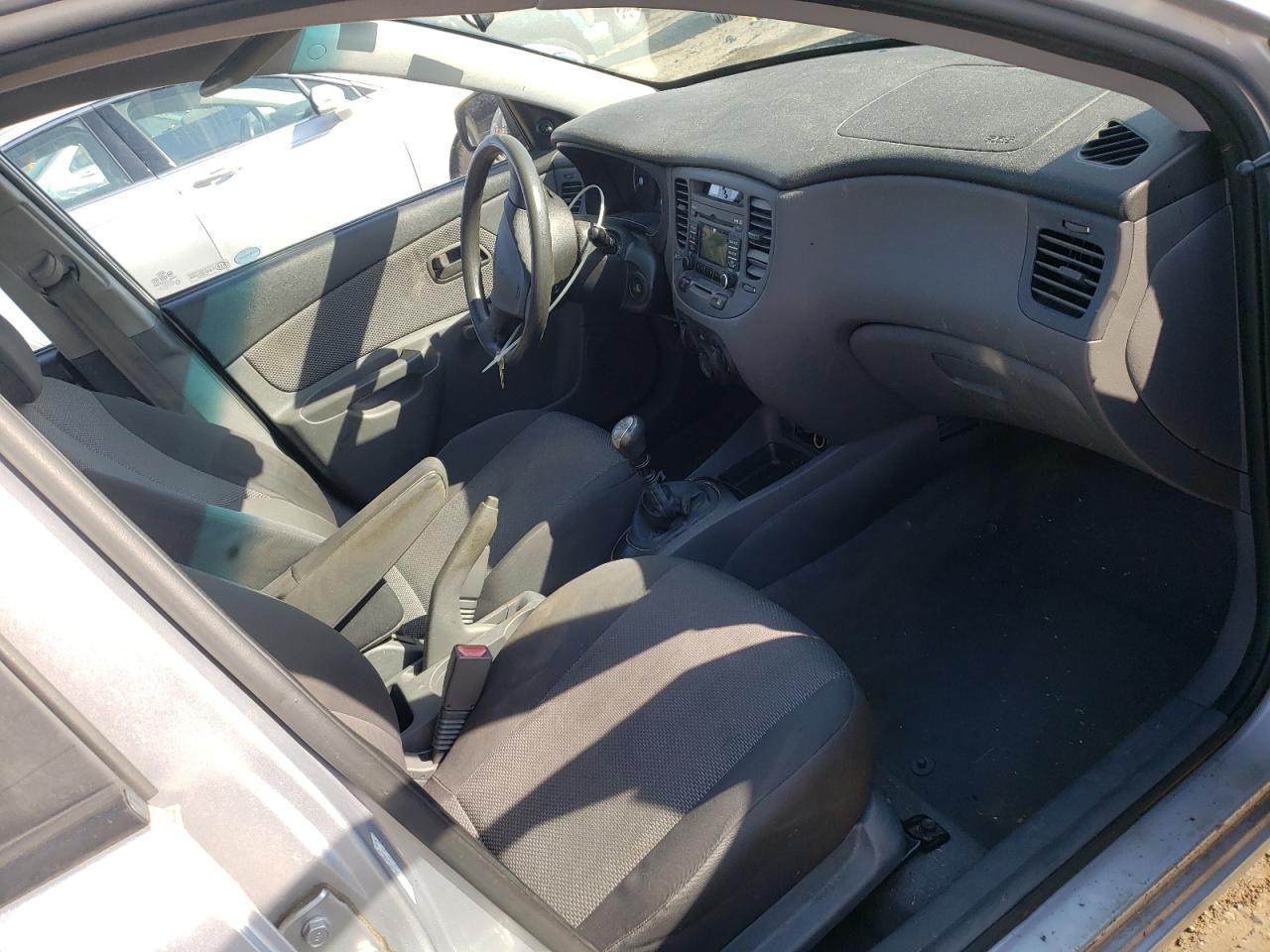 Photo 5 from auction – 2009 KIA RIO BASE with VIN KNADE223896569563
