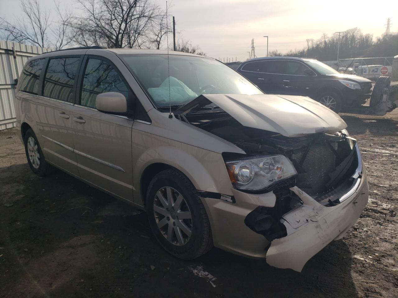CHRYSLER TOWN & COU 2015 with VIN 2C4RC1BGXFR562629 - Photo from auction