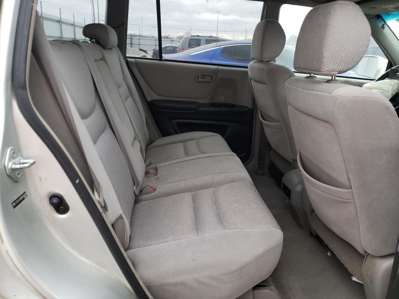 Photo 6 from auction – 2003 TOYOTA HIGHLANDER with VIN JTEGF21A830102520