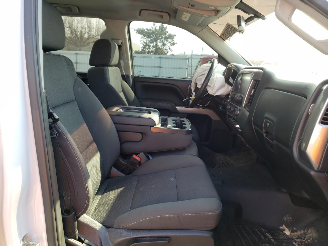 Photo 5 from auction – 2018 CHEVROLET SILVERADO with VIN 3GCUKREC0JG354083