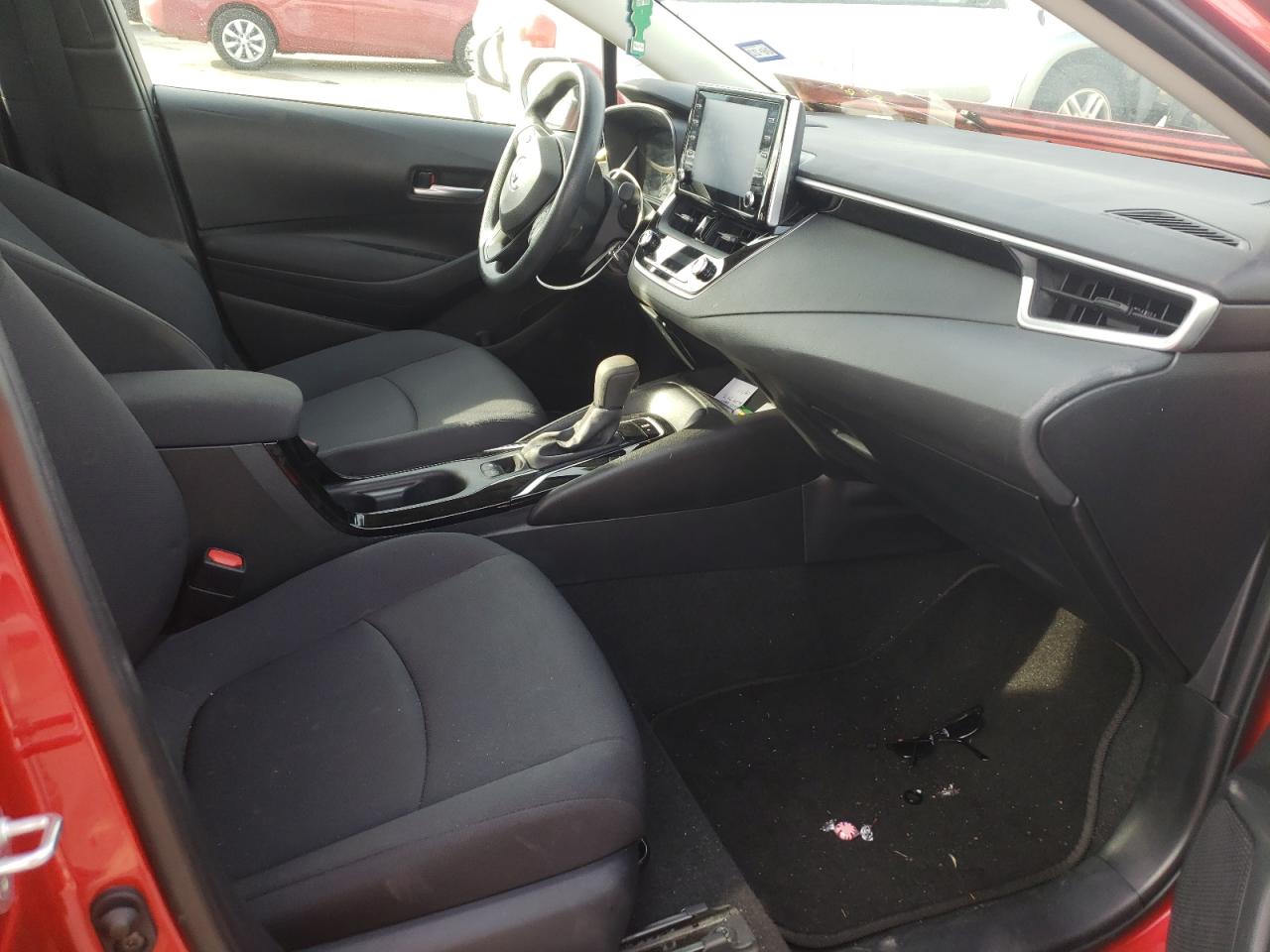 Photo 5 from auction – 2020 TOYOTA COROLLA LE with VIN 5YFEPRAE3LP103682