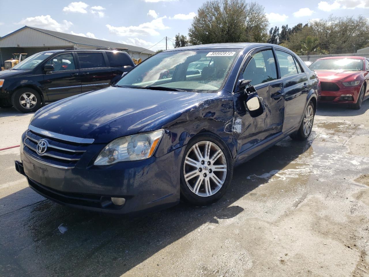 Photo 2 from auction – 2005 TOYOTA AVALON XL with VIN 4T1BK36B95U045642