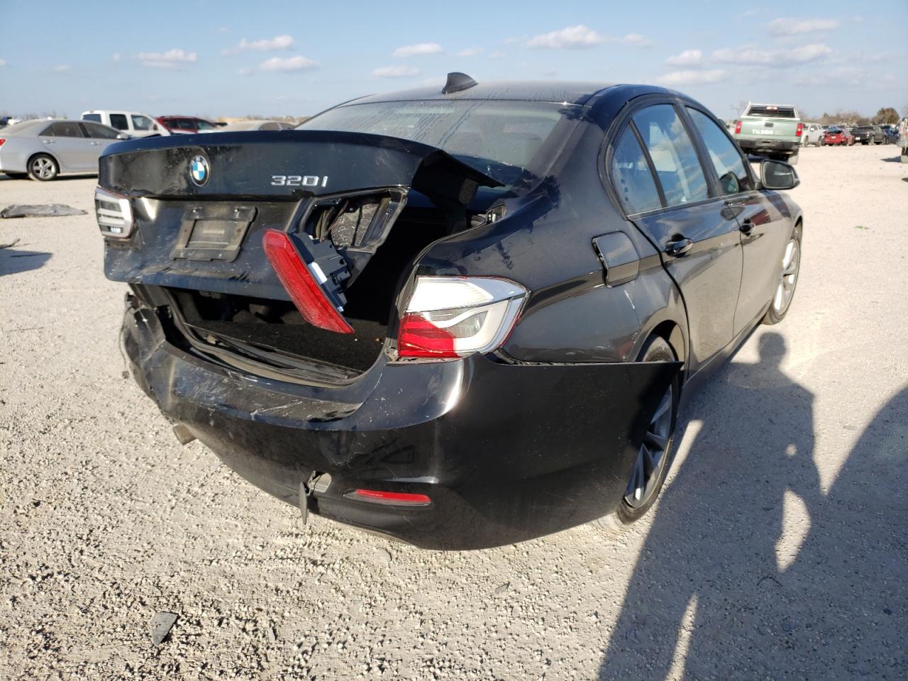 Photo 4 from auction – 2017 BMW 320 I with VIN WBA8E1G57HNU15162