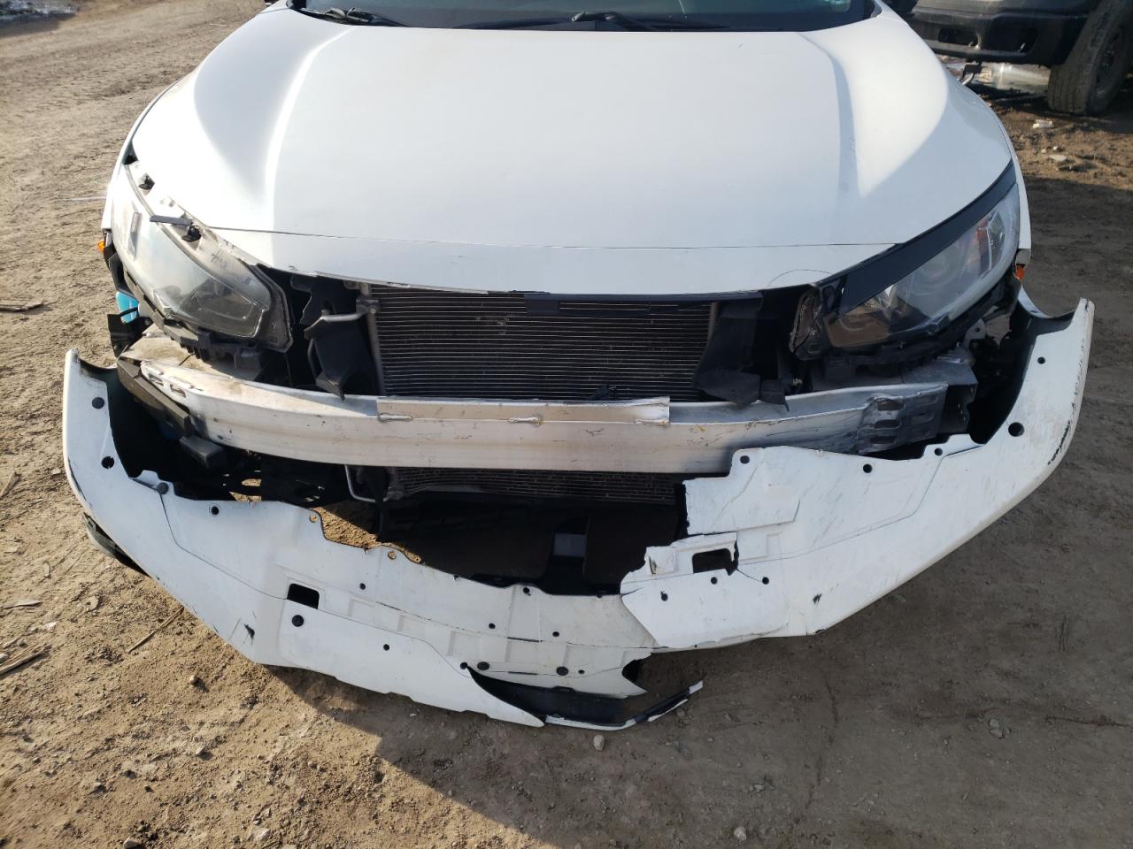 Photo 9 from auction – 2019 HONDA CIVIC LX with VIN 2HGFC2F61KH513718