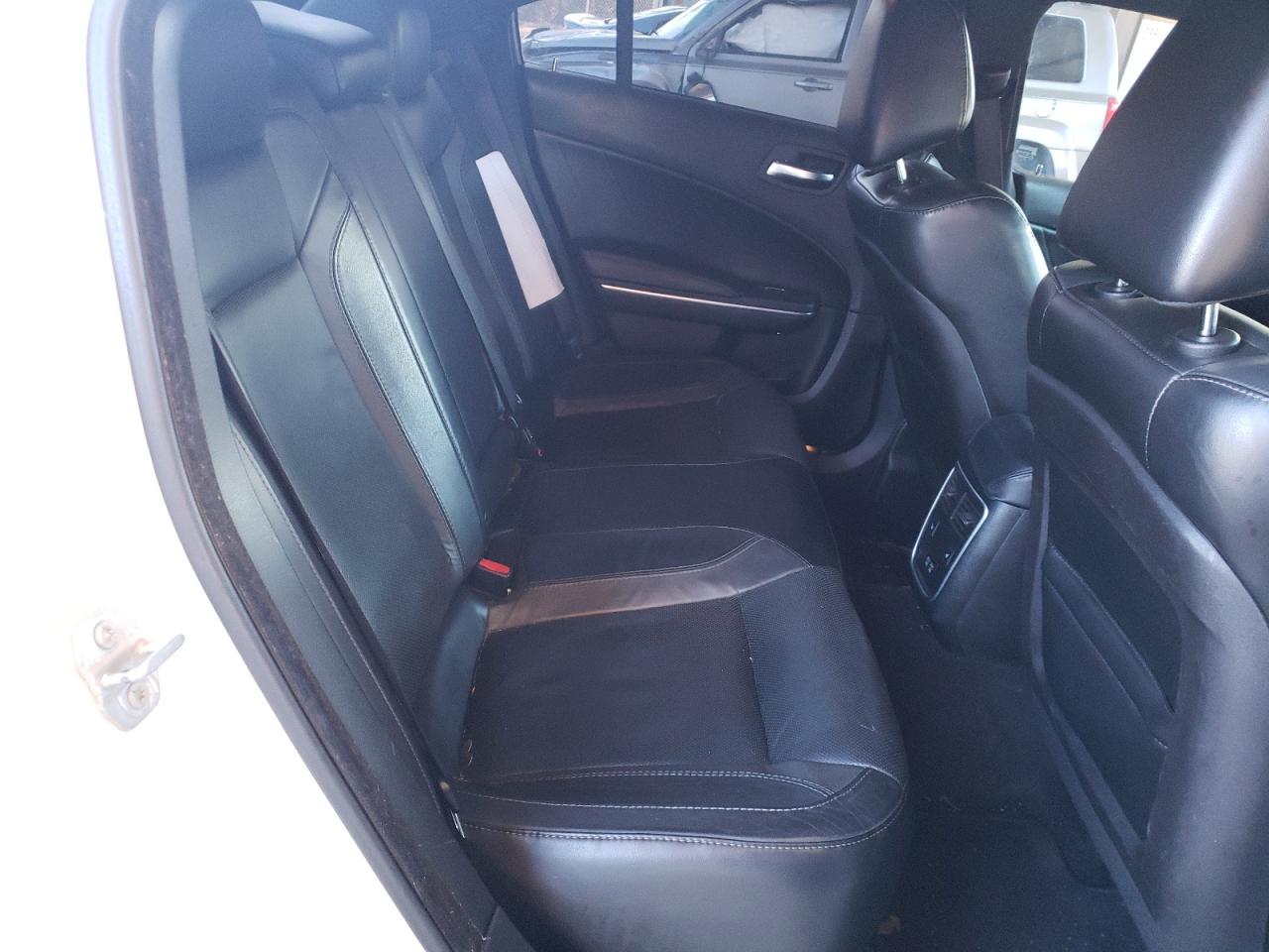 Photo 6 from auction – 2015 DODGE CHARGER SX with VIN 2C3CDXHGXFH858225