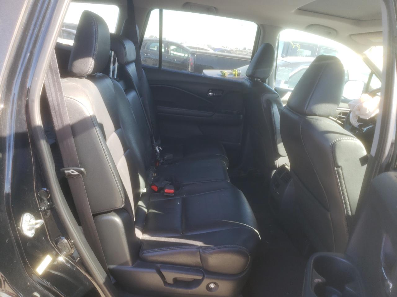 Photo 6 from auction – 2016 HONDA PILOT EXL with VIN 5FNYF5H57GB058486